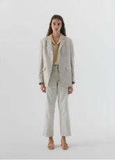 Tailored Linen Blazer with Notch Lapel and Front Flap Pockets for Women